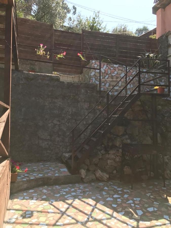 Hôtel Gostevoy Dom Samir à Gagra Extérieur photo