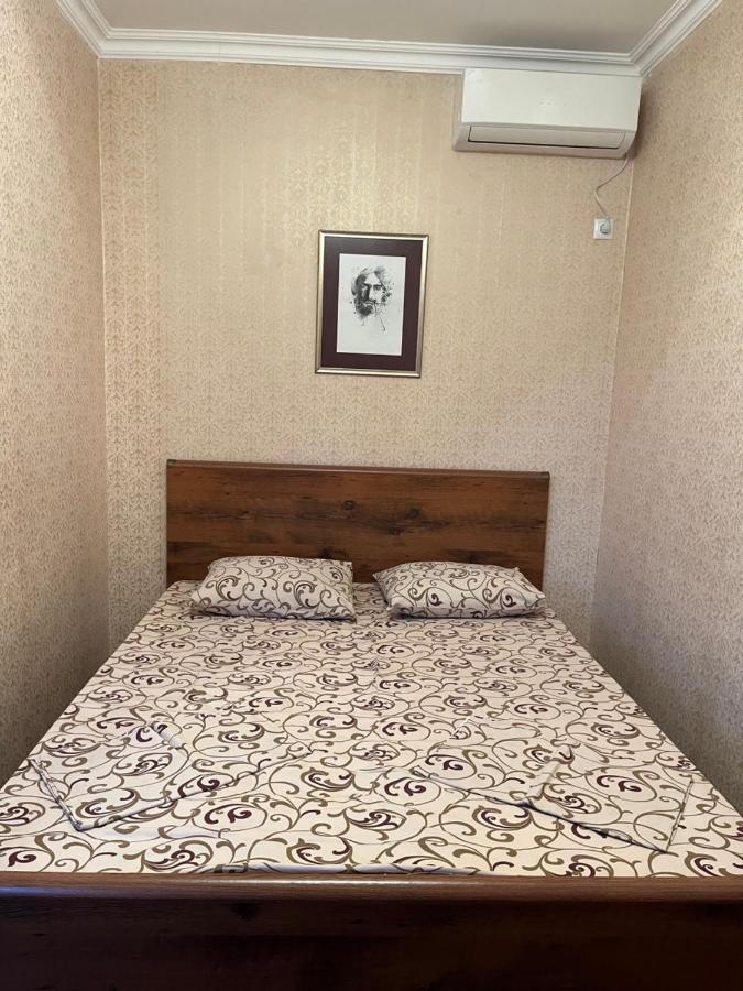 Hôtel Gostevoy Dom Samir à Gagra Extérieur photo