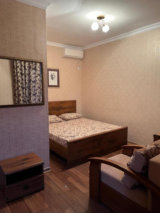 Hôtel Gostevoy Dom Samir à Gagra Extérieur photo