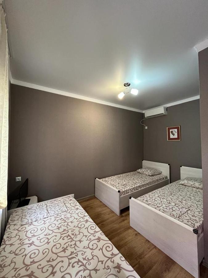 Hôtel Gostevoy Dom Samir à Gagra Extérieur photo