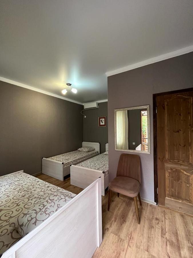 Hôtel Gostevoy Dom Samir à Gagra Extérieur photo