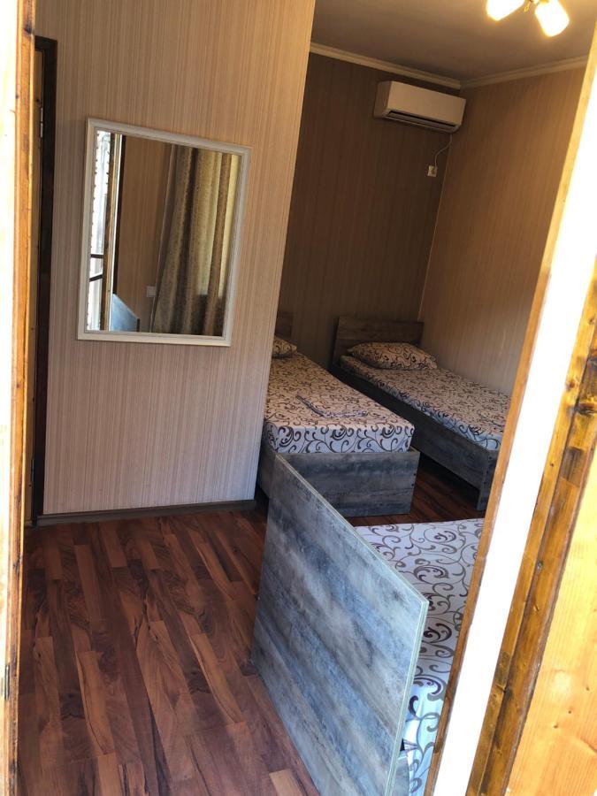 Hôtel Gostevoy Dom Samir à Gagra Extérieur photo