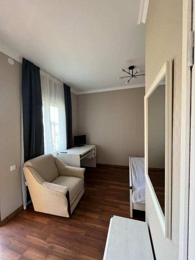 Hôtel Gostevoy Dom Samir à Gagra Extérieur photo